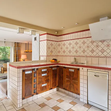 Zalesie Retreat Apartment